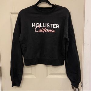 Hollister black crop top crew neck. Size XS.